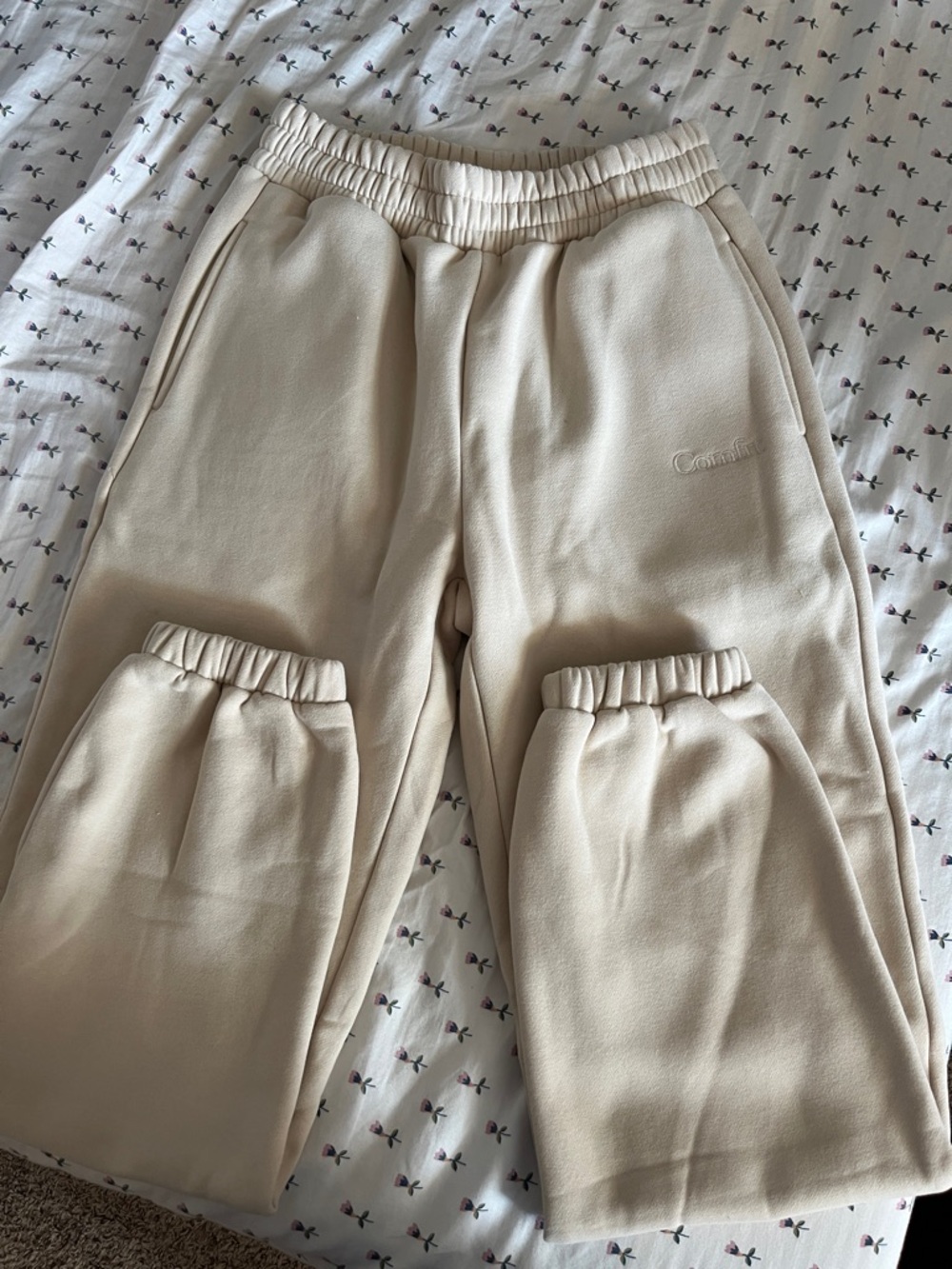 Cream Comfrt Sweatpants